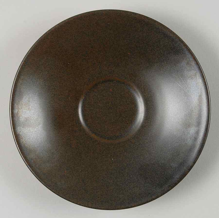 LIS2 Saucer by Lindt-Stymeist-1