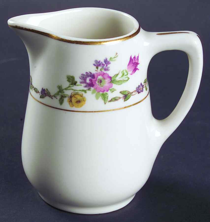 Doris (Restaurant) Creamer by Scammell-1