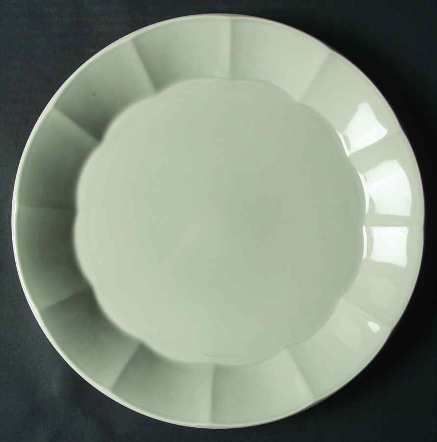 Boxwood Sage Dinner Plate by Ralph Lauren China-1