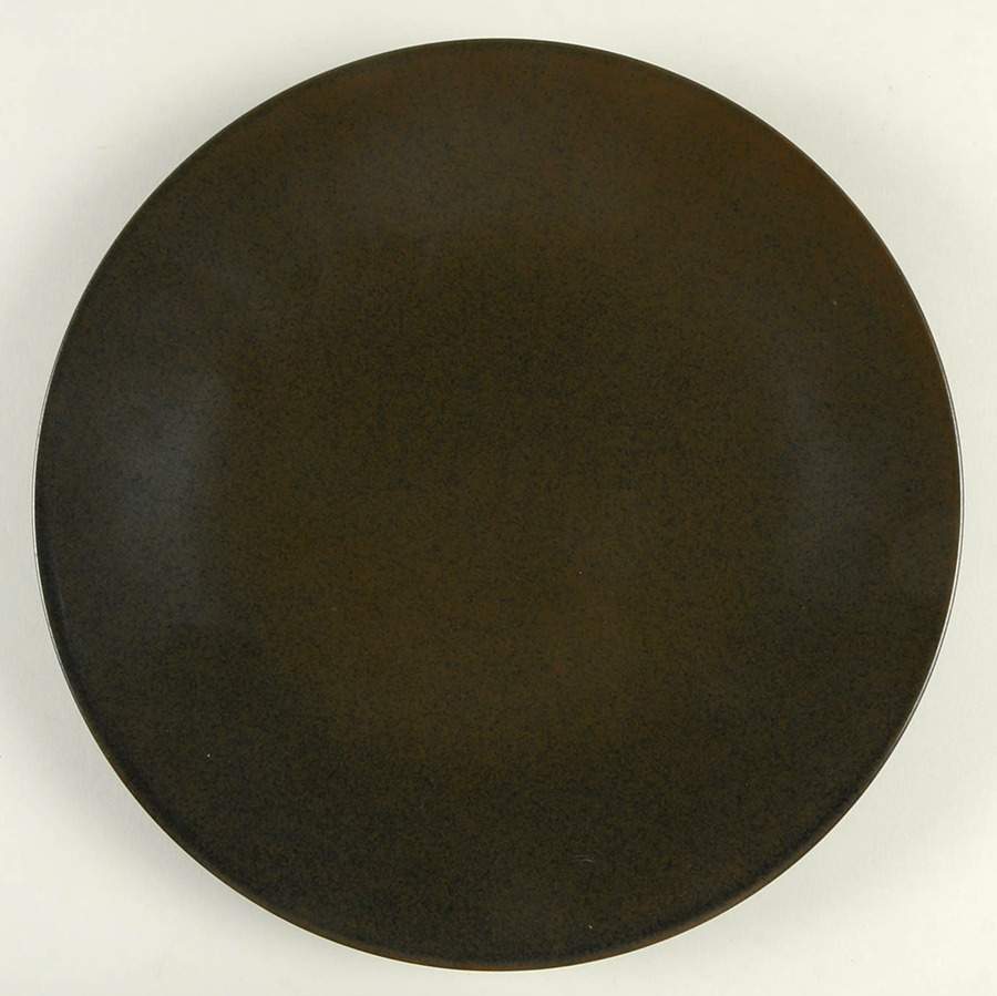 LIS4 Dinner Plate by Lindt-Stymeist-1