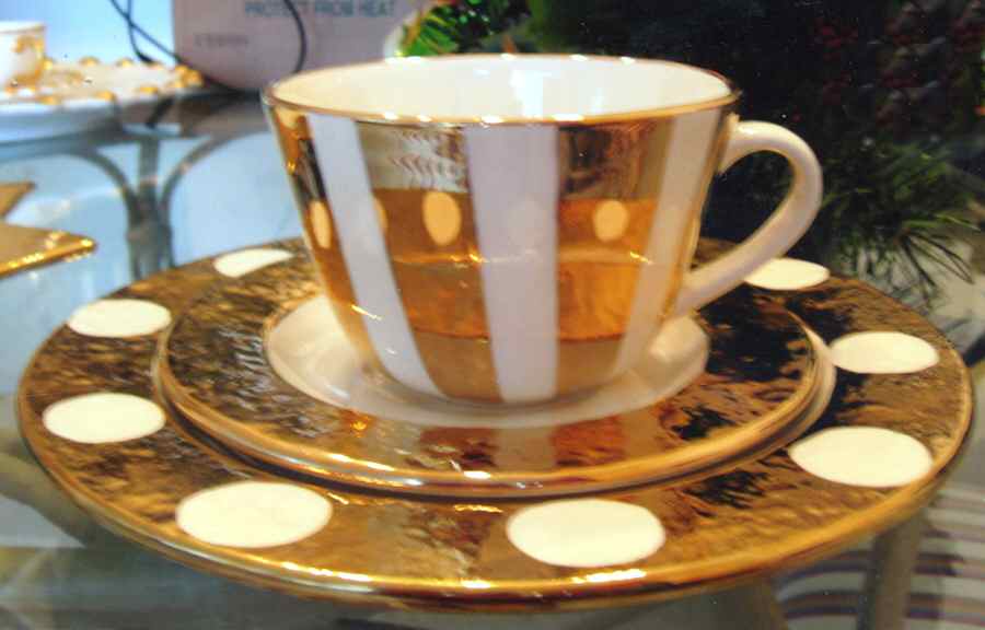 Polka Dots Flat Cup & Saucer Set by Los Angeles-1