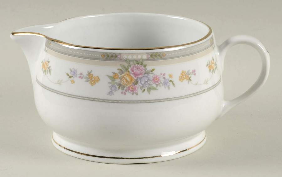 Southampton Gravy Boat by Lifetime-1