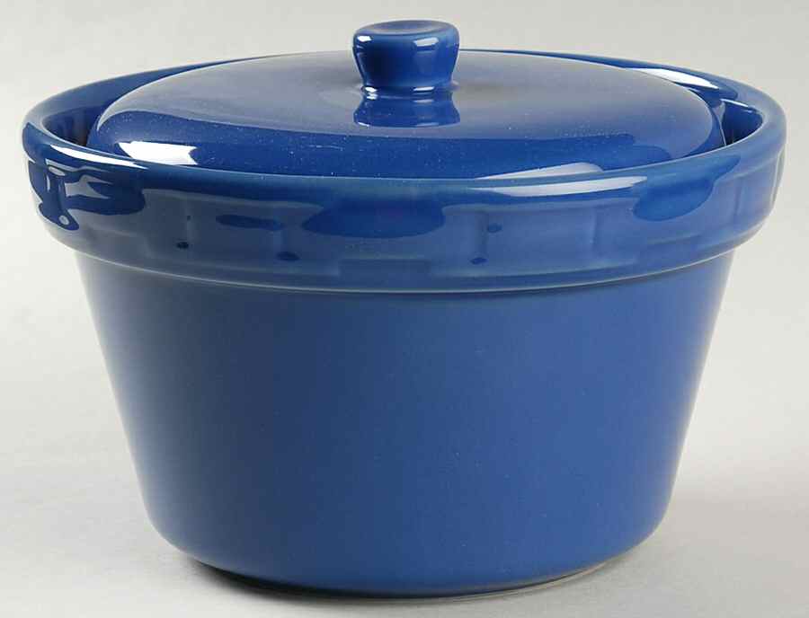 Woven Traditions Cornflower 1 Qt Round Covered Casserole by Longaberger-1