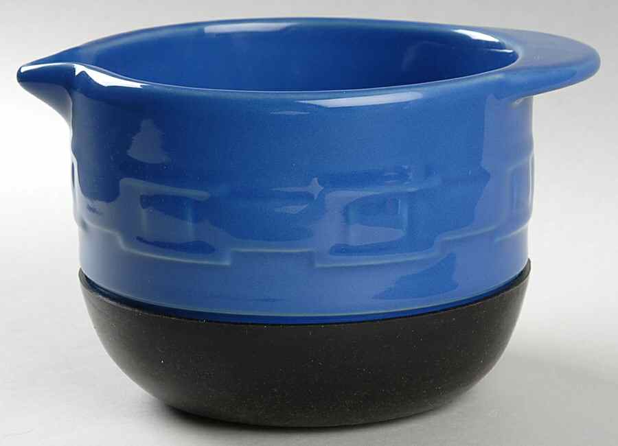 Woven Traditions Cornflower 7" Stay Put Mixing Bowl by Longaberger-1