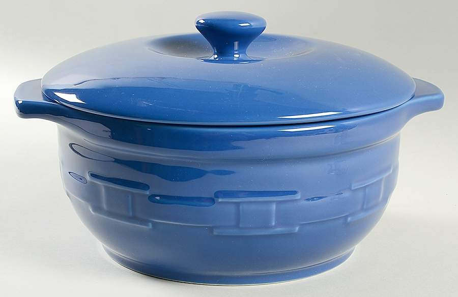 Woven Traditions Cornflower 4 Quart Round Covered Casserole by Longaberger-1