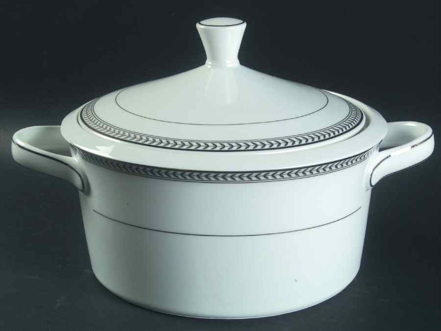 Claremont Platinum 2 Qt Round Covered Casserole by Ralph Lauren China-1