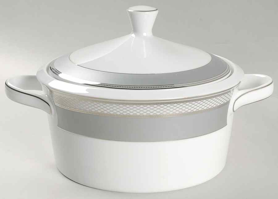 Silk Ribbon Slate 2 Qt Round Covered Casserole by Ralph Lauren China-1