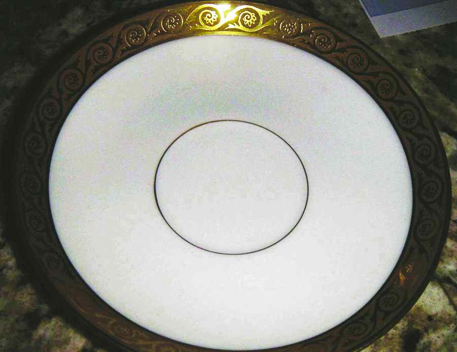 LAT94 Saucer by Latrille-1