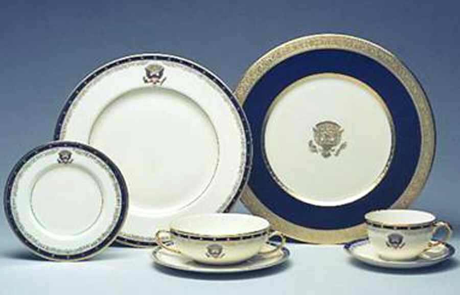 White House, The Dinner Plate by Lenox-1