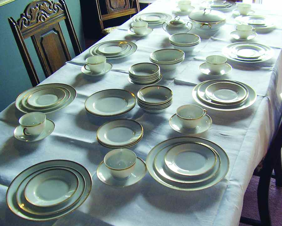 R4K15 Salad Plate by Richard  Kampf-1