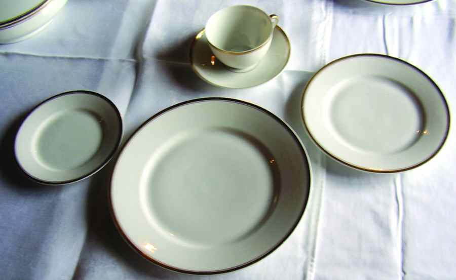 R4K15 Dinner Plate by Richard  Kampf-1