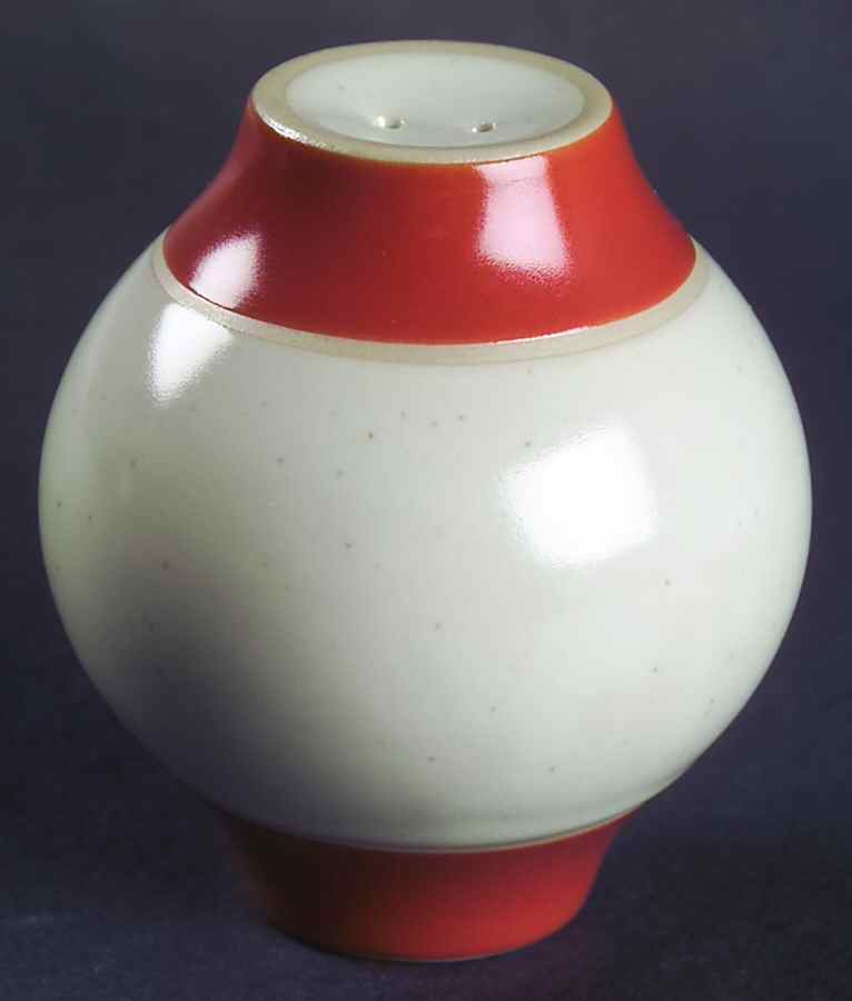 Duo Terra Cotta Pepper Shaker by Lindt-Stymeist-1