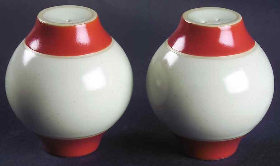 Duo Terra Cotta Salt & Pepper Set by Lindt-Stymeist-1