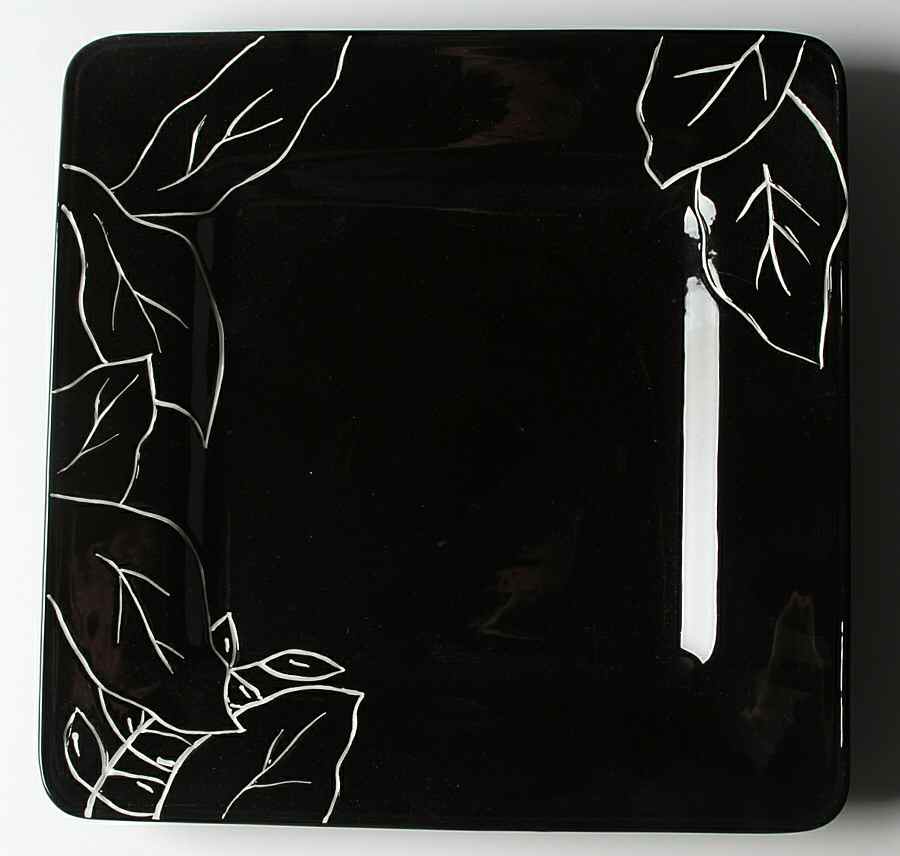 Anna Black Dinner Plate by Laurie Gates-1