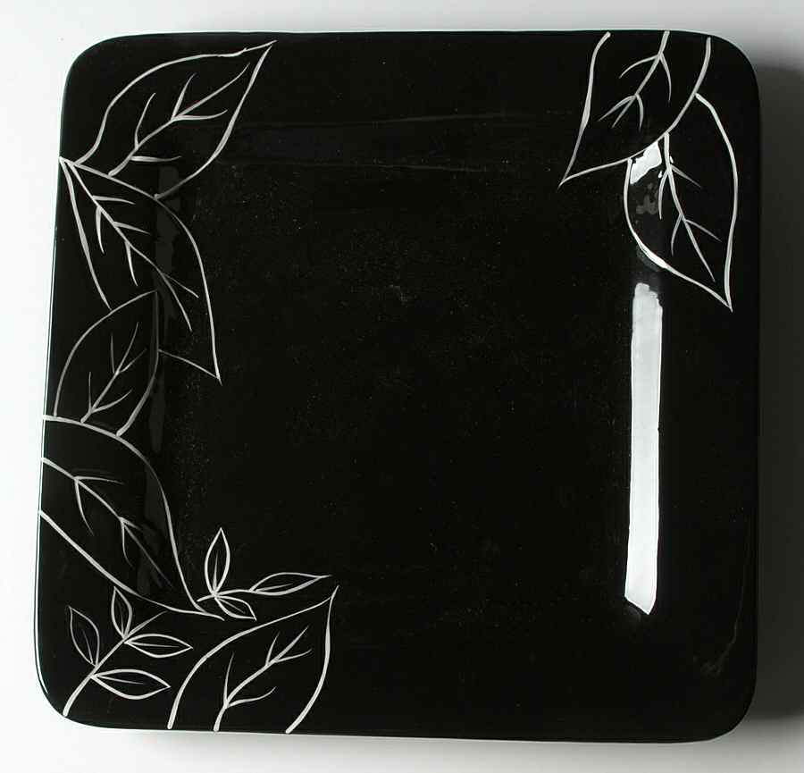 Anna Black Dinner Plate by Laurie Gates-1