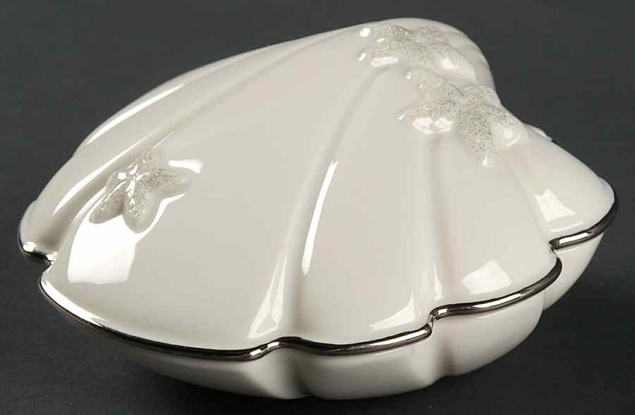 Sea, Sand and Sky Ivory Shell Shaped Box W/Lid by Lenox-1