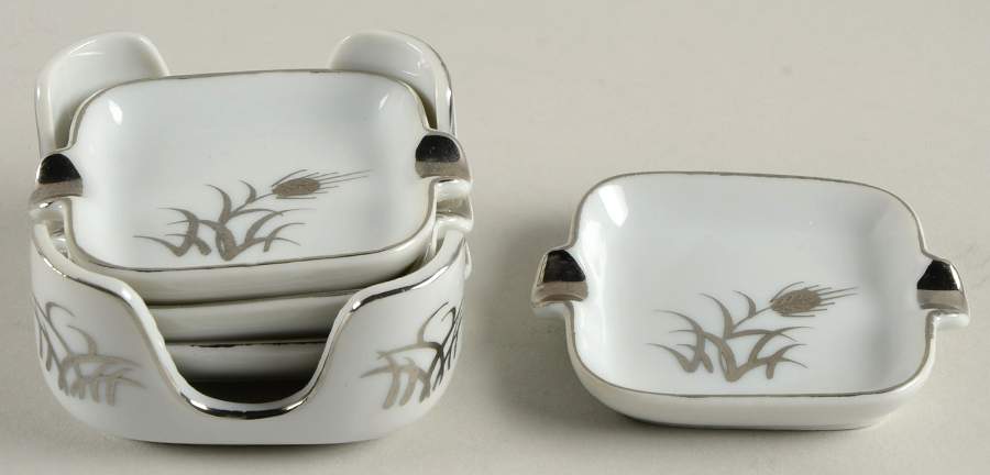 224 (Platinum Wheat & Trim) Ashtray Set with Holder (4 Ashtrays & Holder) by Lefton-1