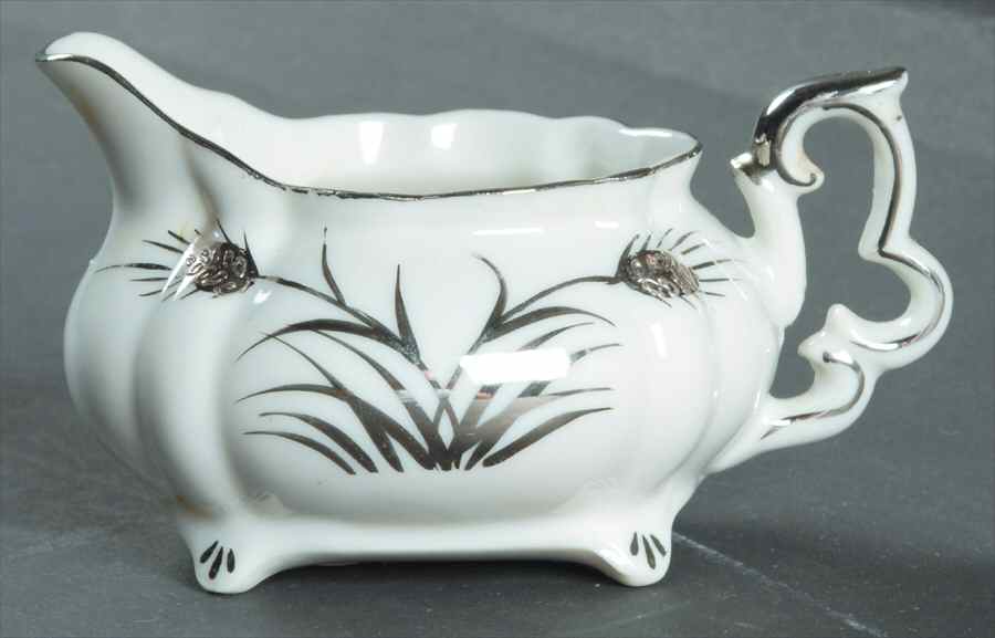 224 (Platinum Wheat & Trim) Mini Creamer by Lefton-1
