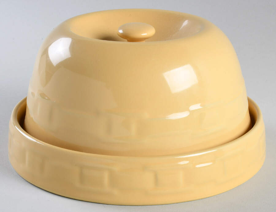 Woven Traditions Butternut Round Cheese Dish & Lid by Longaberger-1