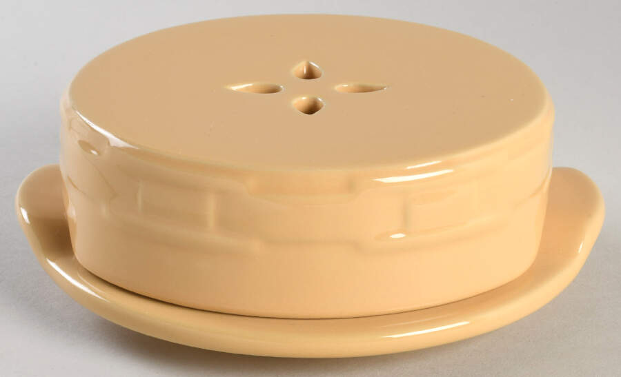 Woven Traditions Butternut Cheese Baker (Brie) & Lid by Longaberger-1