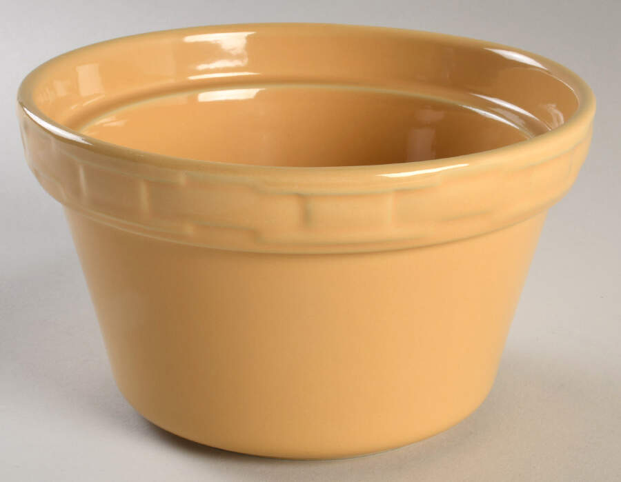 Woven Traditions Butternut 1 Qt Round Casserole No Lid by Longaberger-1