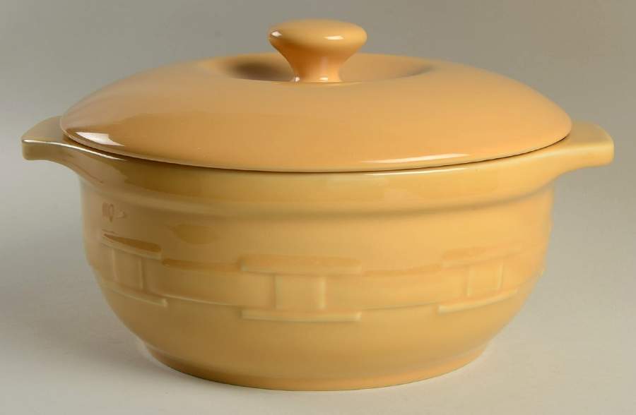 Woven Traditions Butternut 4 Quart Round Covered Casserole by Longaberger-1