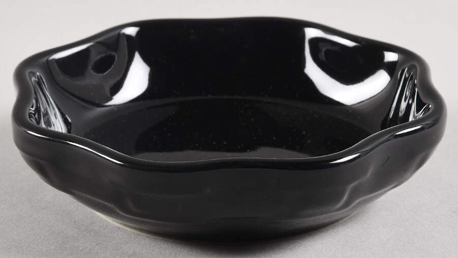Woven Traditions Ebony Garlic Baker No Lid by Longaberger-1