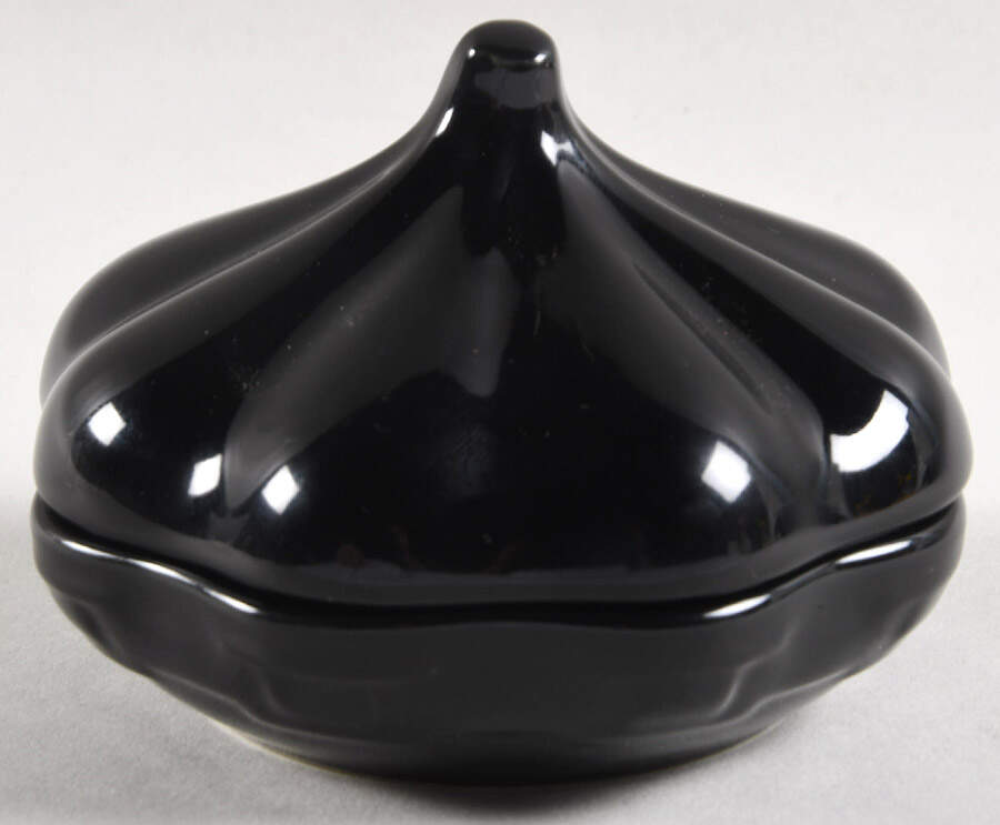 Woven Traditions Ebony Garlic Baker & Lid by Longaberger-1