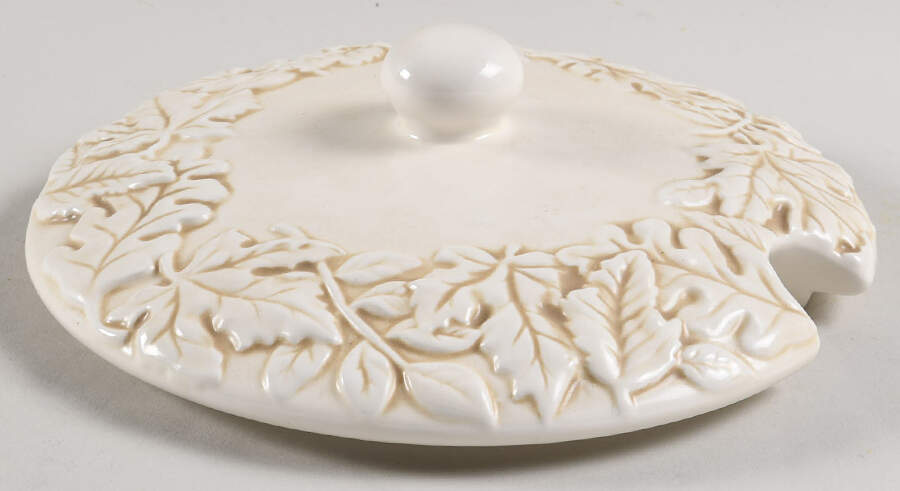 Embossed Leaf Lid for Tureen by Linens N Things-1