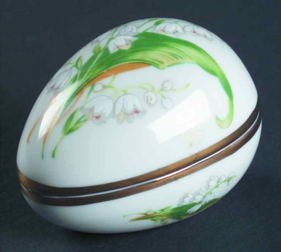 LEF67 (Gold Trim) Small Egg Box & Lid by Lefton-1