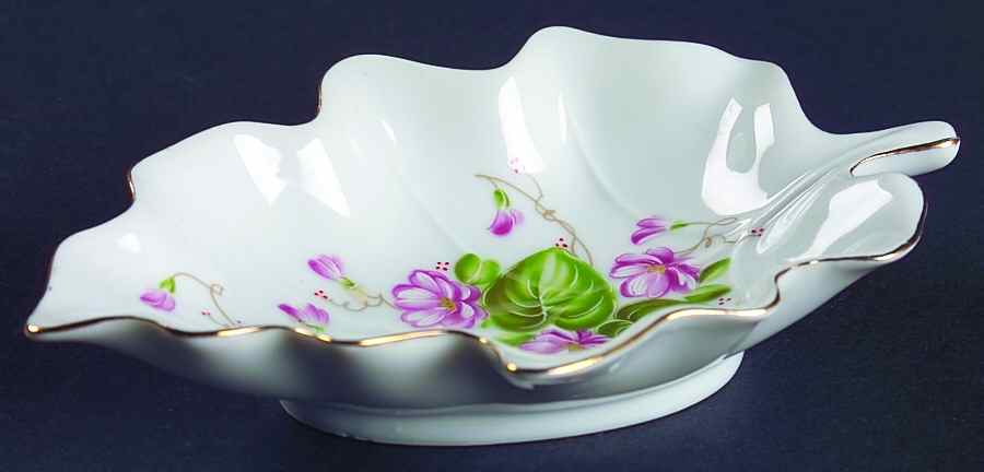 Impatience Leaf Shaped Dish by Lefton-1