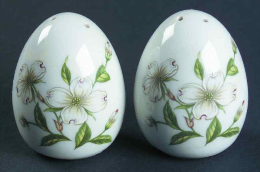 LEF68 Salt & Pepper Set by Lefton-1