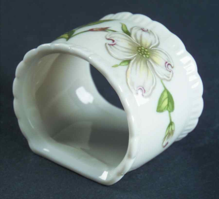 LEF68 Napkin Ring by Lefton-1