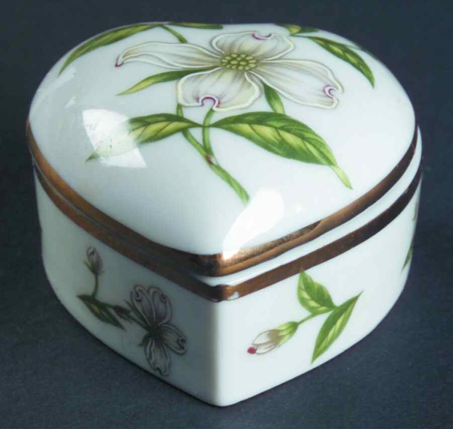 LEF68 3" Heart Shape Box & Lid by Lefton-1