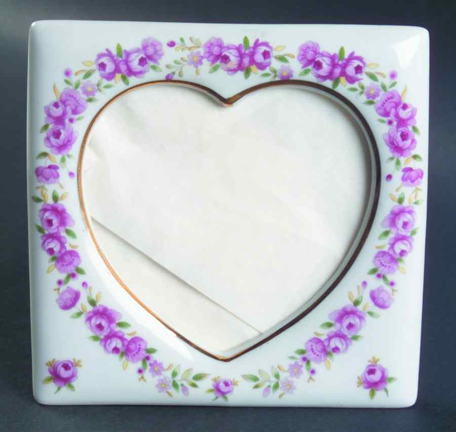 LEF69 Frame Heart Opening-Holds 3 1/2" X 3" by Lefton-1