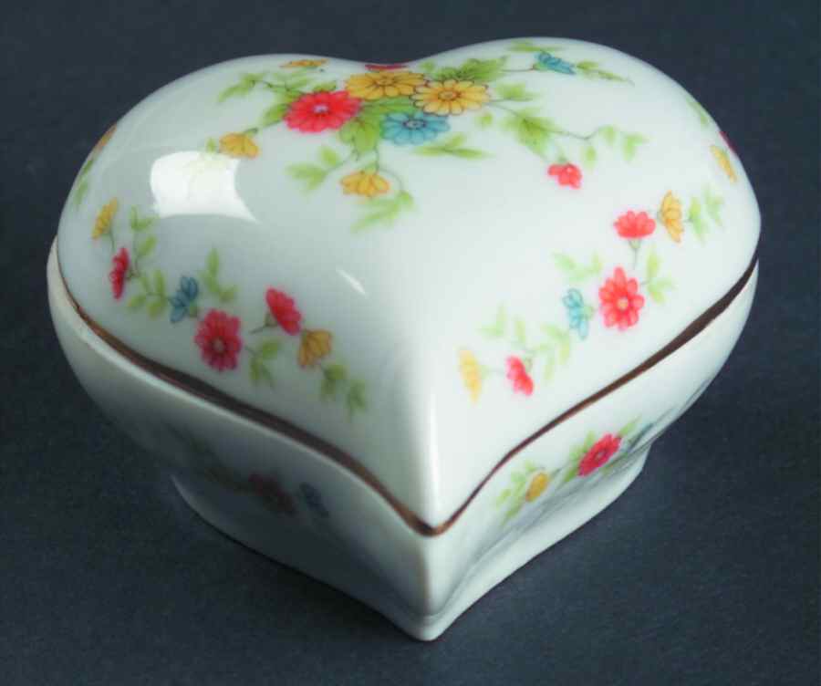 LEF72 2" Heart Shape Box & Lid by Lefton-1