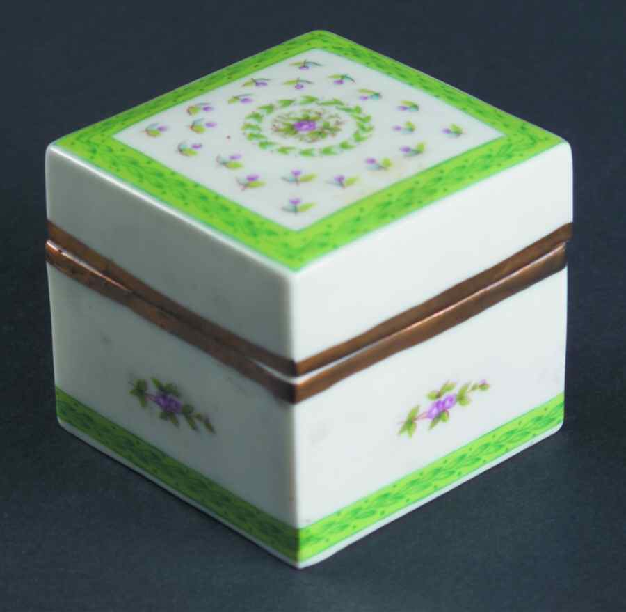 LEF73 Square Box & Lid by Lefton-1