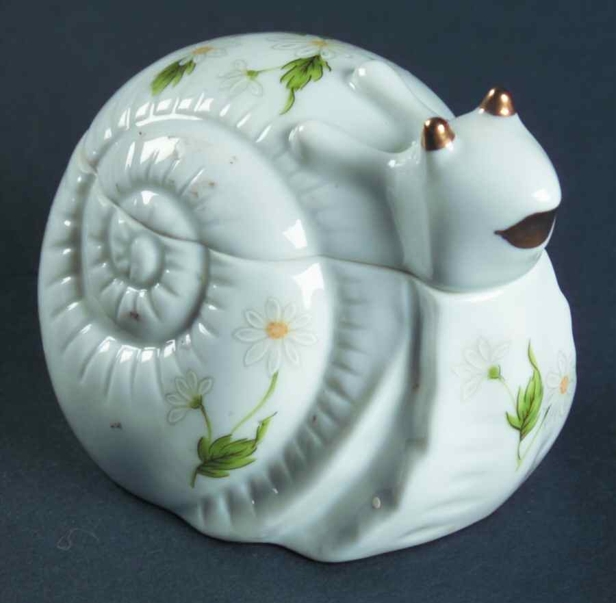 LEF75 Snail Box by Lefton-1