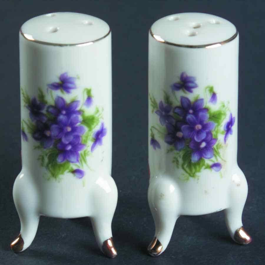 LEF77 Salt & Pepper Set by Lefton-1