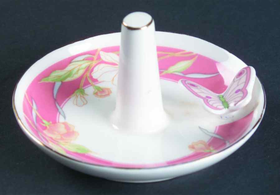 LEF81 Ring Holder by Lefton-1