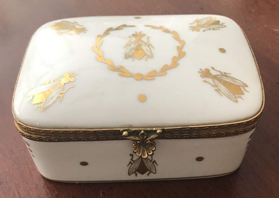 LIM428 Hinged Box by Limoges-French-1