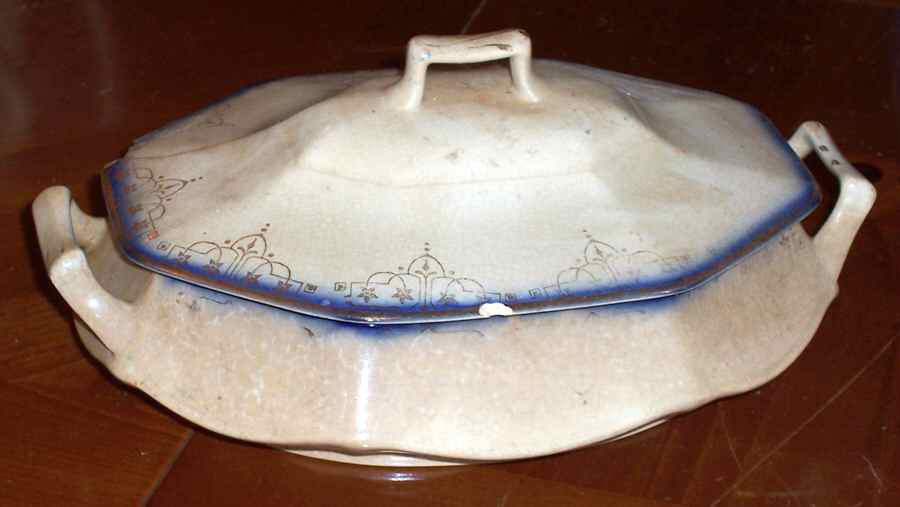 LIA113 Oval Covered Vegetable by Limoges-American-1