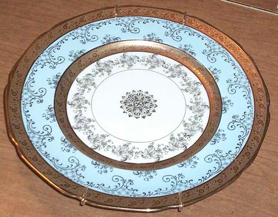 LET4 Dinner Plate by Leighton-1