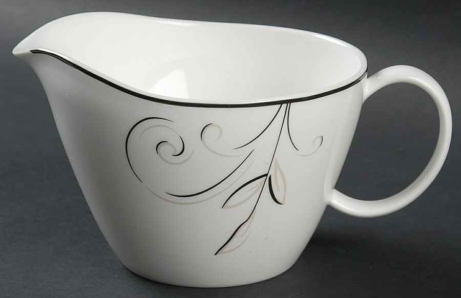 Voila Gravy Boat by Lenox-1