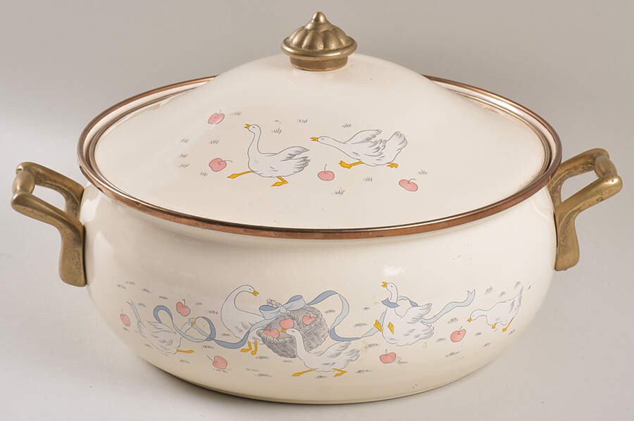 Happy Geese Metal Dutch Oven with Lid by Lincoware-1
