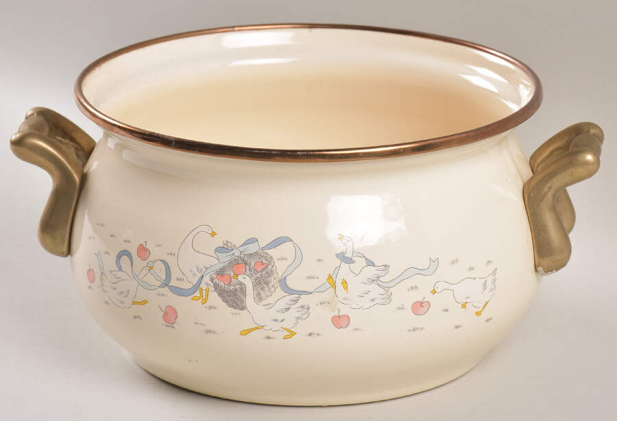 Happy Geese 2 Quart Metal Covered Casserole No Lid by Lincoware-1