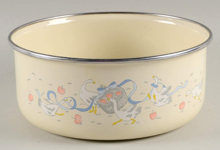 Happy Geese 6 3/4" Metal Bowl by Lincoware-1