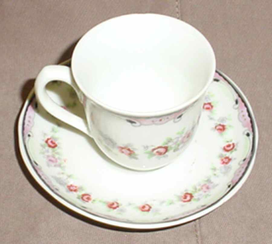 8-20-246 Flat Cup & Saucer Set by Leart-1