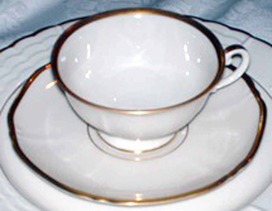 LNT289 Footed Cup & Saucer Set by Lanternier-1