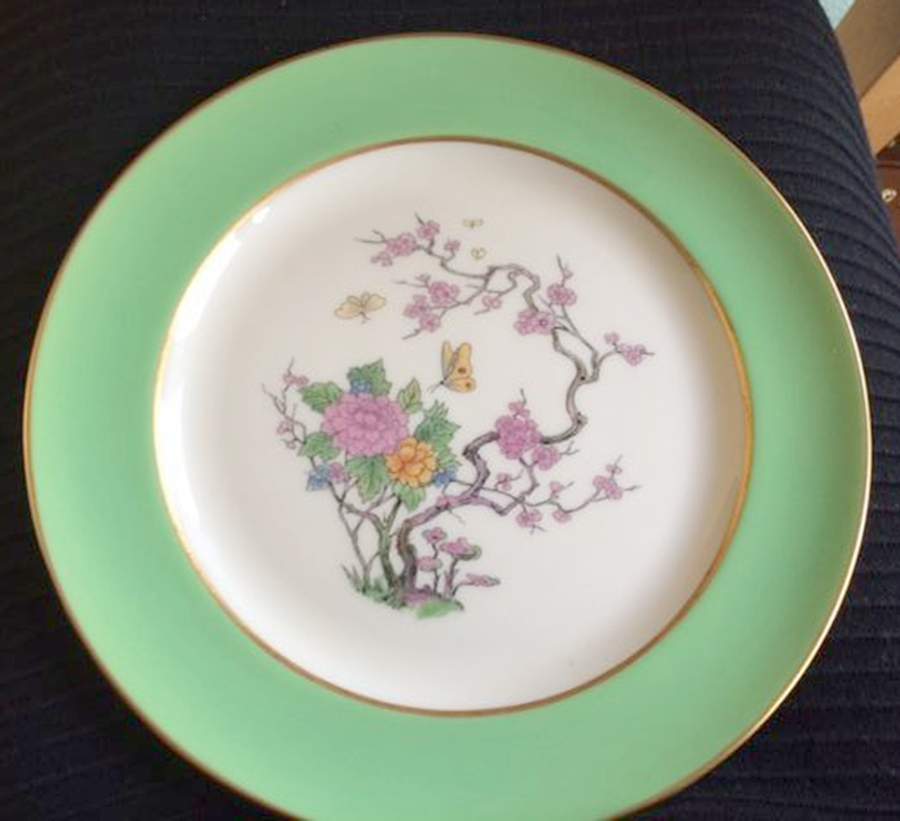 V18g Luncheon Plate by Lenox-1